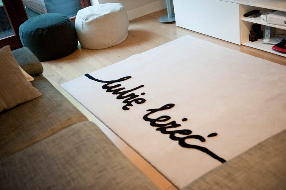 dywan z napisem - lubię leżeć